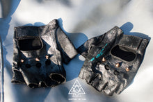 the reclaimed leather spiked gloves made by chateau de lion.  cdl-lthr-spk-glvs-01