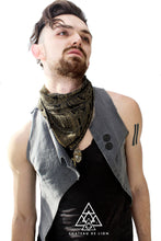 the classic jean vest made by chateau de lion front view.    cdl-vst-clsc-jn-01
