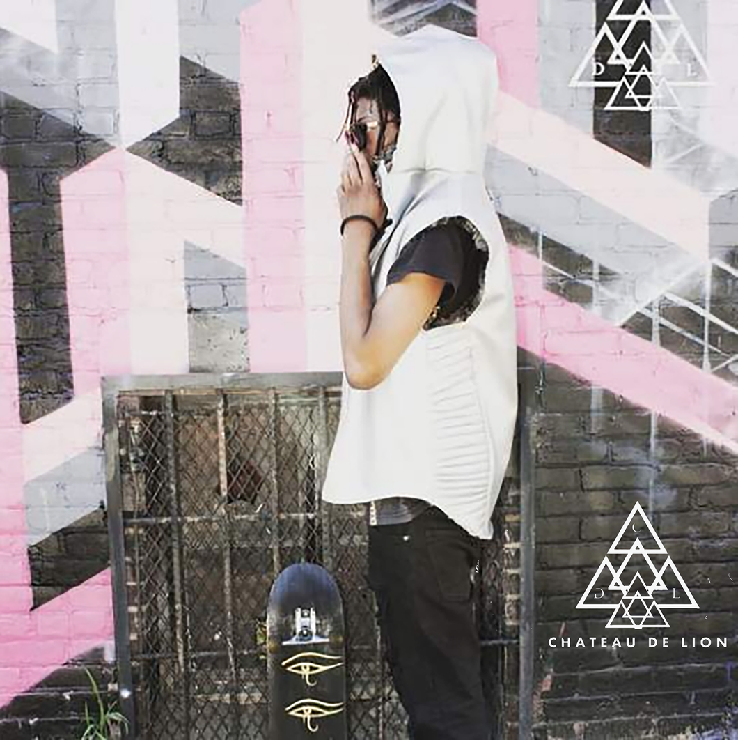 the f1 future vest worn by a model side view made by chateau de lion.   cdl-slvr-f1-vst-01