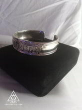 shiva protection bracelet in sterling silver front side view made by chateau de lion.   cdl-bclt-shva-01