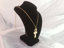 Egyptian 14k gold Ankh pendant necklace made by chateau de lion side view cdl-neck-ankh-01